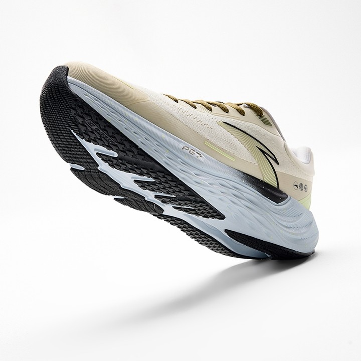 ANTA Men PG 7 TRAVEL 2E Widefoot รองเท้าวิ่งผู้ชาย แผ่นรองรับแรงกระแทก พื้นนุ่ม สวมใส่สบาย 112435546 — รองเท้ากีฬา แบรนด์ Anta ของแท้ 100% เช็คราคาจาก Shopee Lazada thumbnail 5