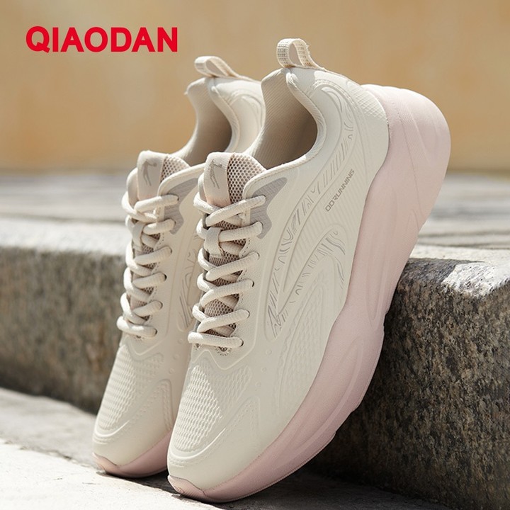 Qiaodan รองเท้าวิ่งผู้หญิงหนังน้ําหนักเบากันน้ํา XM46230212บี — รองเท้ากีฬา แบรนด์ Qiaodan ของแท้ 100% เช็คราคาจาก Shopee Lazada thumbnail 4