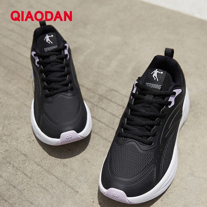 รีวิว Qiaodan รองเท้าวิ่งผู้หญิงหนังน้ําหนักเบากันน้ํา XM46230212บี: คุ้มค่าไหมกับการวิ่งในทุกสภาพอากาศ?