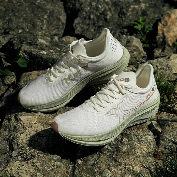【xtep】260X | รองเท้าวิ่งผู้ชาย Race Training Carbon Plate Marathon Running Shoe Rebound มากกว ่า 85 % — รองเท้ากีฬา แบรนด์ Xtep ของแท้ 100% เช็คราคาจาก Shopee Lazada thumbnail 6