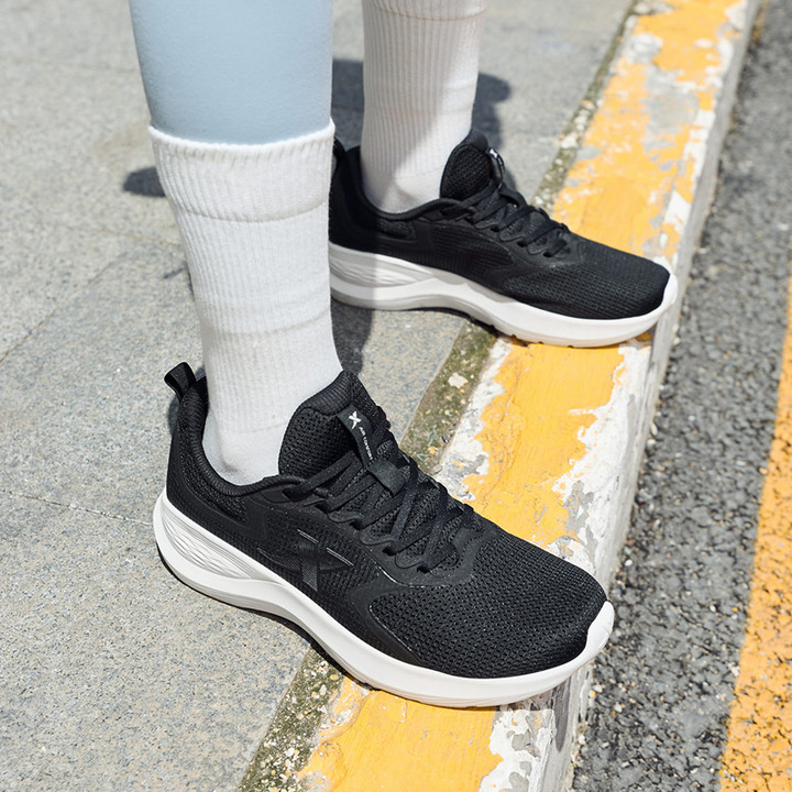 Xtep Qingyue TD รองเท้าวิ่ง Rebound ทนต่อการสึกหรอสบาย Breathable แฟชั่นสําหรับผู้หญิง — รองเท้ากีฬา แบรนด์ Xtep ของแท้ 100% เช็คราคาจาก Shopee Lazada thumbnail 5