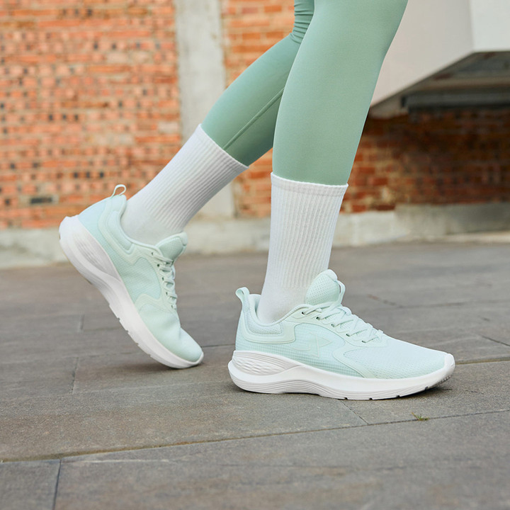 Xtep Qingyue TD รองเท้าวิ่ง Rebound ทนต่อการสึกหรอสบาย Breathable แฟชั่นสําหรับผู้หญิง — รองเท้ากีฬา แบรนด์ Xtep ของแท้ 100% เช็คราคาจาก Shopee Lazada thumbnail 2