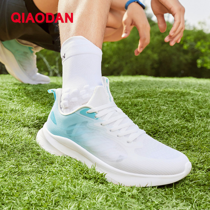 Qiaodan Light Lite Man รองเท้าวิ่งระบายอากาศด้านล่างนุ่ม Antiskid XM25240210 — รองเท้ากีฬา แบรนด์ Qiaodan ของแท้ 100% เช็คราคาจาก Shopee Lazada thumbnail 8