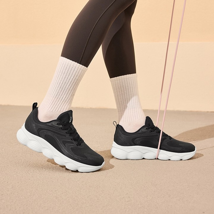 Xtep Jumpjump รองเท้าวิ่ง Rebound Support Professional Cushioning Shock Absorptio สําหรับผู้หญิง — รองเท้ากีฬา แบรนด์ Xtep ของแท้ 100% เช็คราคาจาก Shopee Lazada thumbnail 7