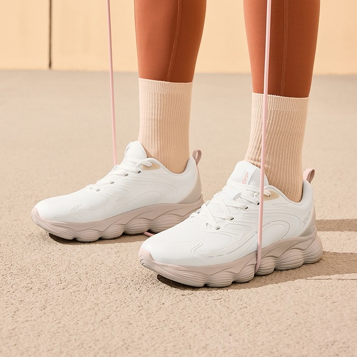 Xtep Jumpjump รองเท้าวิ่ง Rebound Support Professional Cushioning Shock Absorptio สําหรับผู้หญิง — รองเท้ากีฬา แบรนด์ Xtep ของแท้ 100% เช็คราคาจาก Shopee Lazada thumbnail 8