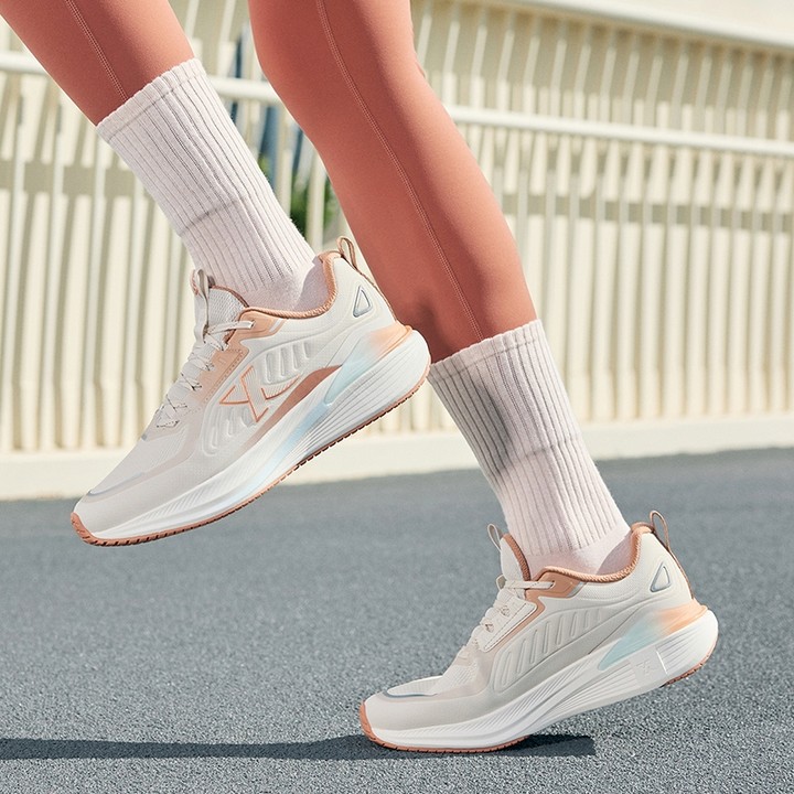 Xtep รองเท้าวิ่ง Rebound Support Professional Cushioning Shock Absorptio สําหรับผู้หญิง — รองเท้ากีฬา แบรนด์ Xtep ของแท้ 100% เช็คราคาจาก Shopee Lazada thumbnail 4