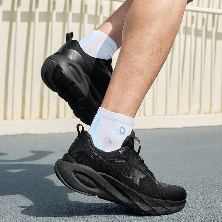 Xtep Lingbu 2.0 รองเท้าวิ่งผู้ชาย Rebound Cushioning Stability Training Racing Widefoot Shock Absorption รองเท้าผ้าใบนุ่มสวมใส่รองเท้าผ้าใบ — รองเท้ากีฬา แบรนด์ Xtep ของแท้ 100% เช็คราคาจาก Shopee Lazada thumbnail 2