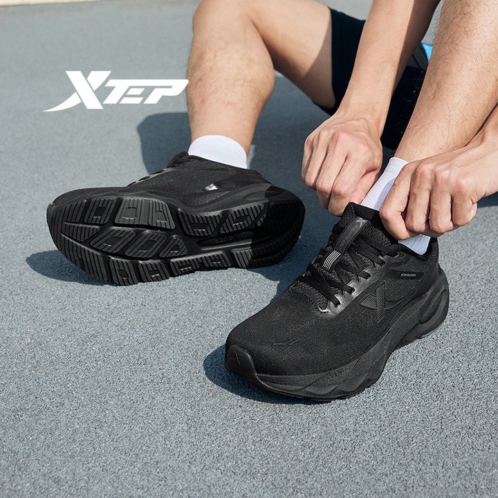 Xtep Lingbu 2.0 รองเท้าวิ่งผู้ชาย Rebound Cushioning Stability Training Racing Widefoot Shock Absorption รองเท้าผ้าใบนุ่มสวมใส่รองเท้าผ้าใบ — รองเท้ากีฬา แบรนด์ Xtep ของแท้ 100% เช็คราคาจาก Shopee Lazada - รูปที่ 1