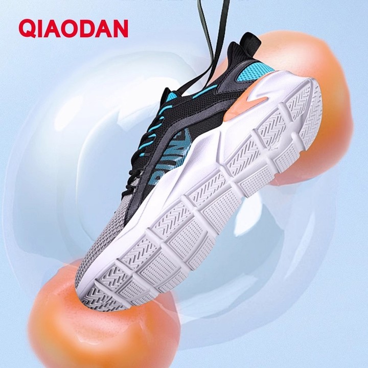 Qiaodan รองเท้าวิ่งผู้ชายตาข่ายหนาสบายน้ําหนักเบาสบายๆอินเทรนด์ Soft Simplicity XM35200215 — รองเท้ากีฬา แบรนด์ Qiaodan ของแท้ 100% เช็คราคาจาก Shopee Lazada thumbnail 2