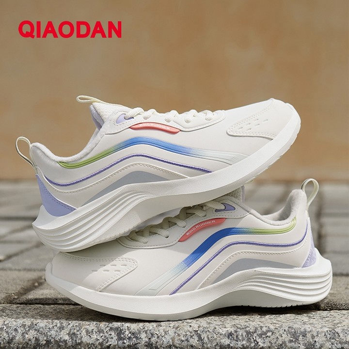 Qiaodan ผู้หญิงกีฬารองเท้ากันน้ําน้ําหนักเบา Shock-Absorbing พื้นผิวหนัง XM46210219W — รองเท้ากีฬา แบรนด์ Qiaodan ของแท้ 100% เช็คราคาจาก Shopee Lazada thumbnail 4