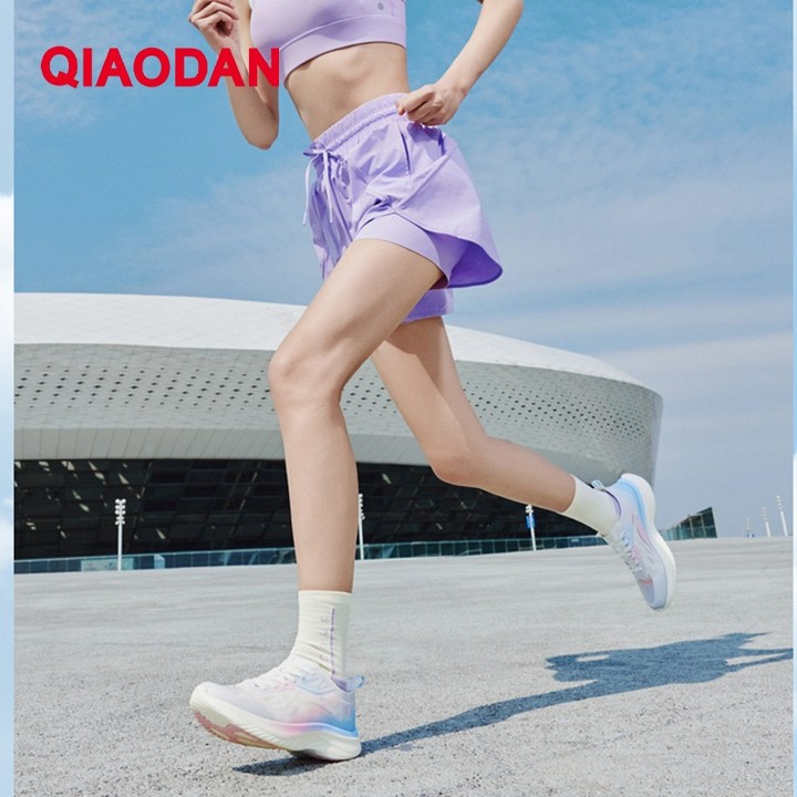 Qiaodan Light 4 Plus รองเท้าวิ่งผู้หญิง Breathable Shock-Absorbing ตาข่าย XM26240206 — รองเท้ากีฬา แบรนด์ Qiaodan ของแท้ 100% เช็คราคาจาก Shopee Lazada thumbnail 5