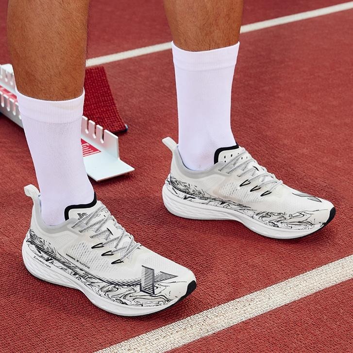 XTEP Fivespeed รองเท้าวิ่งผู้ชาย กันกระแทกShock Absorption รองเท้า Racing กลางแจ้ง Breathable — รองเท้ากีฬา แบรนด์ Xtep ของแท้ 100% เช็คราคาจาก Shopee Lazada thumbnail 6