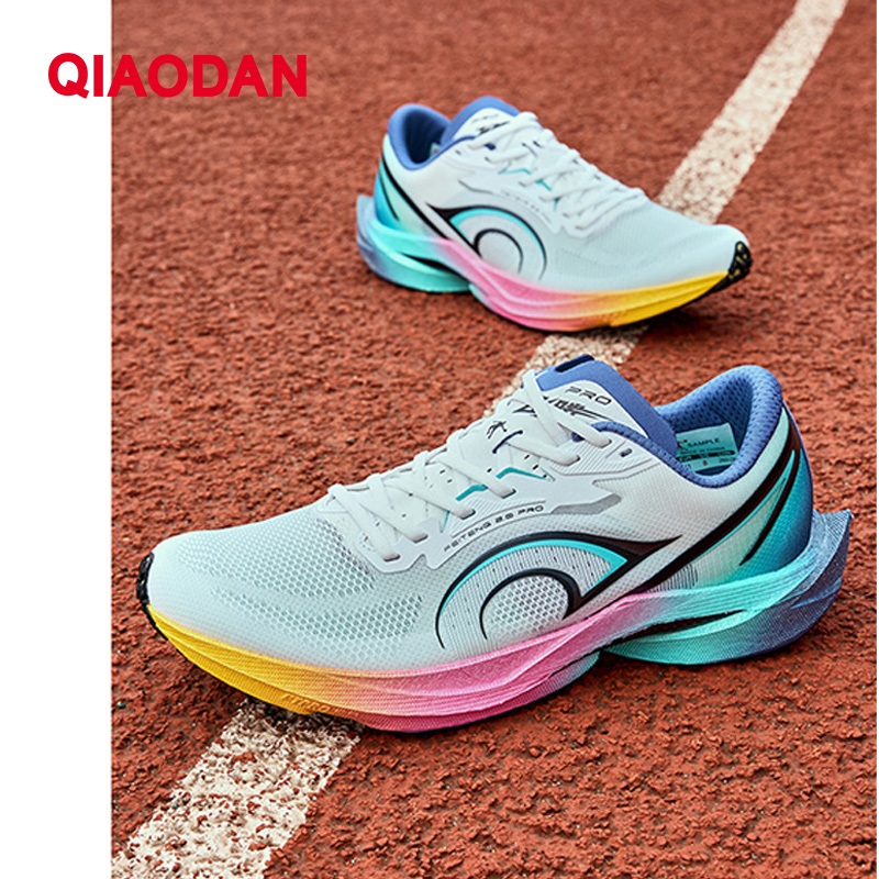 Qiaodan SOAR 2.0 PRO รองเท้าวิ่งผู้ชาย Racing แผ่นคาร์บอนการฝึกอบรม Track Field กีฬา QDB023252294ทีที — รองเท้ากีฬา แบรนด์ Qiaodan ของแท้ 100% เช็คราคาจาก Shopee Lazada thumbnail 7