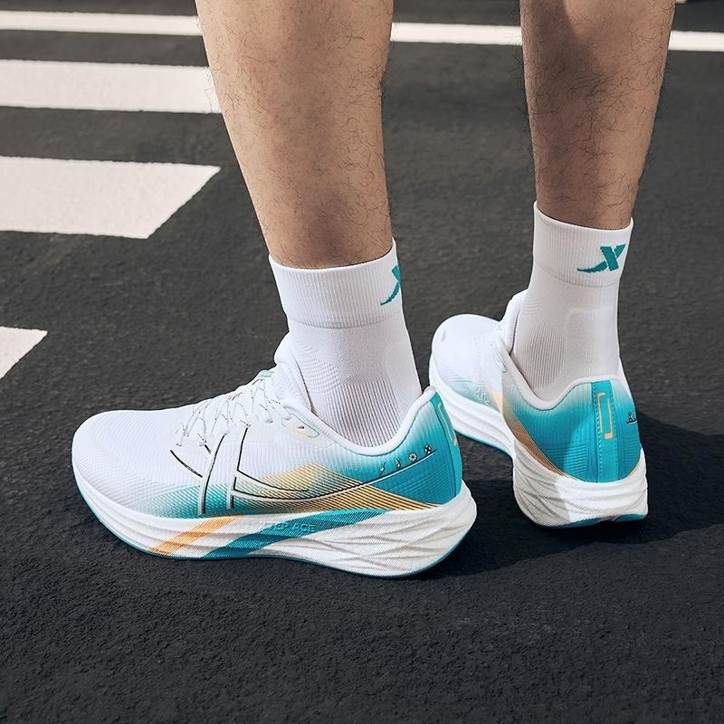 XTEP Sneakers Ultra Fast 5.0 Race Men Running Shoes สบาย Stability Training สําหรับผู้ชายรองเท้า — รองเท้ากีฬา แบรนด์ Xtep ของแท้ 100% เช็คราคาจาก Shopee Lazada thumbnail 3