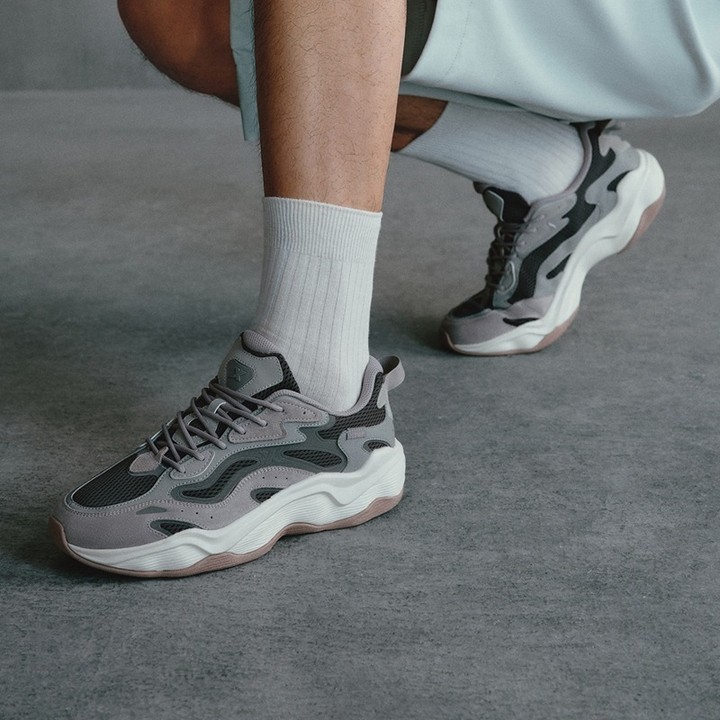 XTEP Youmu รองเท้าลําลองแฟชั่นกลางแจ้ง Breathable Street หนา Soled นุ่มสนับสนุนลื่นมั่นคงสําหรับผู้ชายผู้หญิง — รองเท้ากีฬา แบรนด์ Xtep ของแท้ 100% เช็คราคาจาก Shopee Lazada thumbnail 4