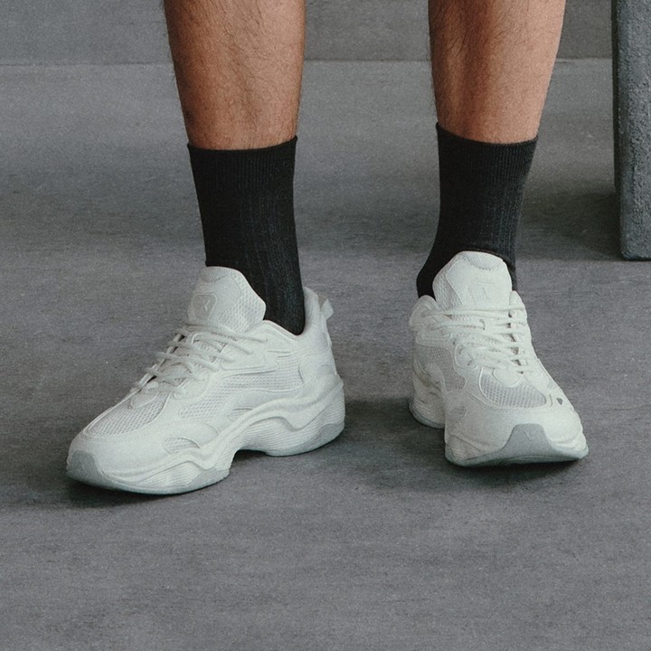 XTEP Youmu รองเท้าลําลองแฟชั่นกลางแจ้ง Breathable Street หนา Soled นุ่มสนับสนุนลื่นมั่นคงสําหรับผู้ชายผู้หญิง — รองเท้ากีฬา แบรนด์ Xtep ของแท้ 100% เช็คราคาจาก Shopee Lazada thumbnail 3