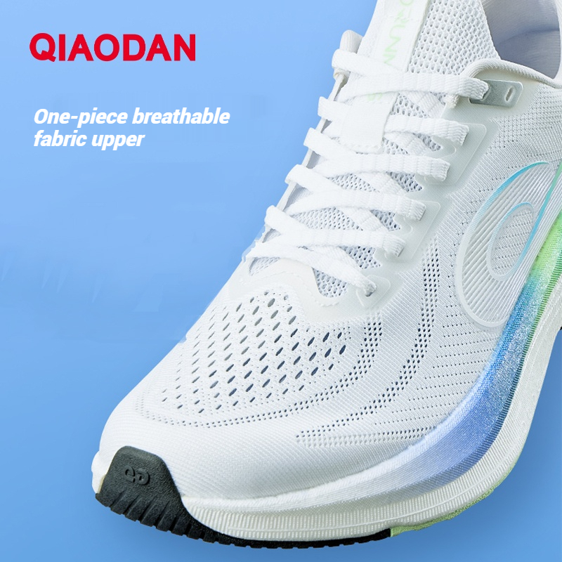 Qiaodan Speed 3.0 LITE รองเท้าวิ่งผู้ชายดูดซับแรงกระแทกน้ําหนักเบาระบายอากาศได้ QXB023251202 — รองเท้ากีฬา แบรนด์ Qiaodan ของแท้ 100% เช็คราคาจาก Shopee Lazada thumbnail 2