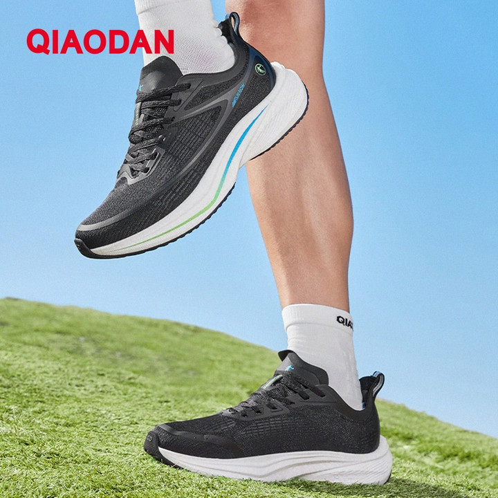 Qiaodan Light 5.0 PLUS รองเท้าวิ่งผู้ชาย One-piece Molding รองเท้าผ้าใบดูดซับแรงกระแทกน้ําหนักเบาQXB023252206 — รองเท้ากีฬา แบรนด์ Qiaodan ของแท้ 100% เช็คราคาจาก Shopee Lazada thumbnail 2