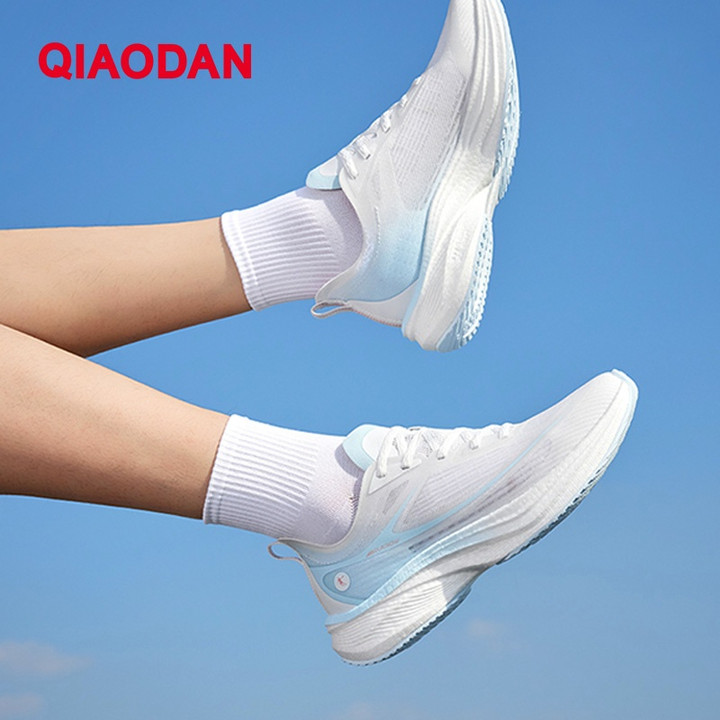 Qiaodan Light 5.0 PLUS รองเท้าวิ่งผู้หญิง Breathable Shock Absorption ลื่น Rebound QXB022252206 — รองเท้ากีฬา แบรนด์ Qiaodan ของแท้ 100% เช็คราคาจาก Shopee Lazada thumbnail 6