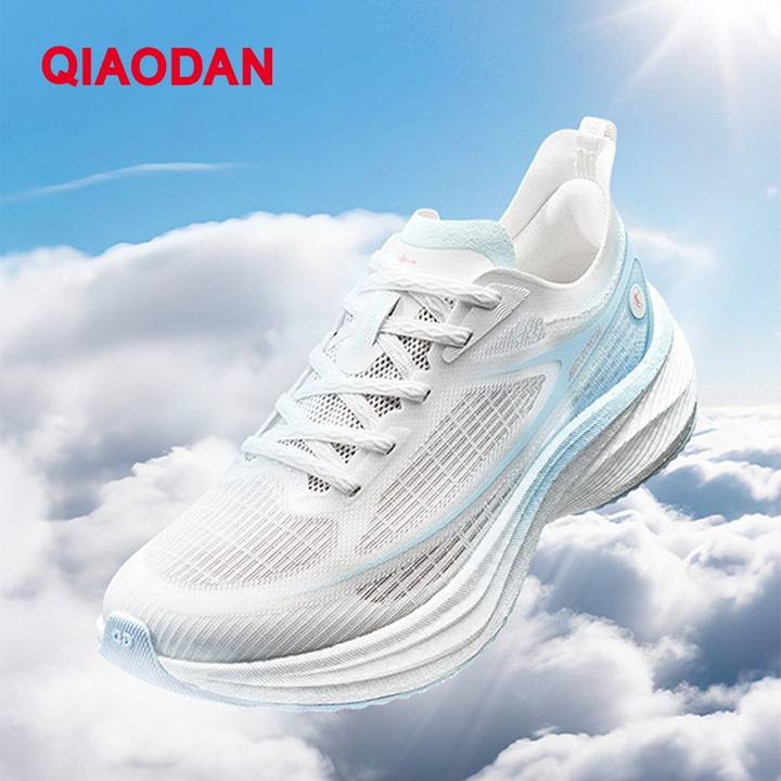 Qiaodan Light 5.0 PLUS รองเท้าวิ่งผู้หญิง Breathable Shock Absorption ลื่น Rebound QXB022252206 — รองเท้ากีฬา แบรนด์ Qiaodan ของแท้ 100% เช็คราคาจาก Shopee Lazada thumbnail 4