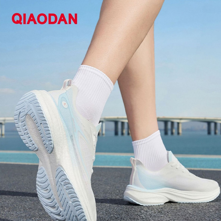 Qiaodan Light 5.0 PLUS รองเท้าวิ่งผู้หญิง Breathable Shock Absorption ลื่น Rebound QXB022252206 — รองเท้ากีฬา แบรนด์ Qiaodan ของแท้ 100% เช็คราคาจาก Shopee Lazada thumbnail 7