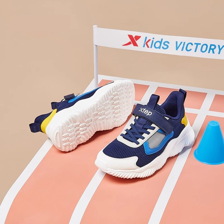 【xtep】KIDS Series | Big Kid เด็กฤดูร้อนใหม่ตาข่ายระบายอากาศรองเท้าวิ่ง — รองเท้ากีฬา แบรนด์ Xtep ของแท้ 100% เช็คราคาจาก Shopee Lazada thumbnail 3