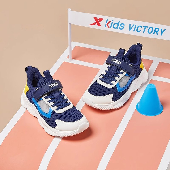 【xtep】KIDS Series | Big Kid เด็กฤดูร้อนใหม่ตาข่ายระบายอากาศรองเท้าวิ่ง — รองเท้ากีฬา แบรนด์ Xtep ของแท้ 100% เช็คราคาจาก Shopee Lazada thumbnail 4