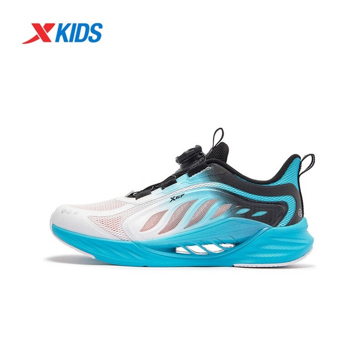 Xtep Children X-FLOW 8.0 รองเท้าวิ่งตาข่ายระบายอากาศน้ำหนักเบา กันลื่น รองรับเด็กชาย ทนต่อการสึกหรอ — รองเท้ากีฬา แบรนด์ Xtep ของแท้ 100% เช็คราคาจาก Shopee Lazada thumbnail 4