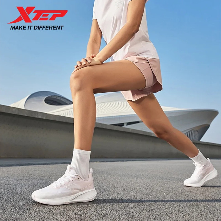 XTEP Kunpeng ผู้หญิงรองเท้าวิ่ง Rebound สนับสนุน Professional Cushioning Shock Absorption รองเท้าผ้าใบรองเท้า — รองเท้ากีฬา แบรนด์ Xtep ของแท้ 100% เช็คราคาจาก Shopee Lazada thumbnail 4