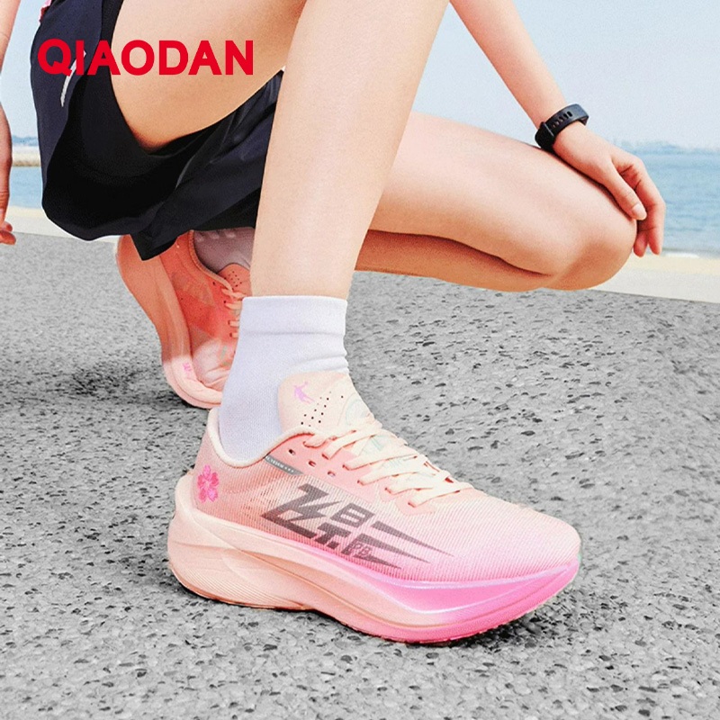 Qiaodan Feiying PB4 ผู้หญิง Runninding รองเท้า Breathable สบายด้านล่างนุ่มกันกระแทก BM22240299 — รองเท้ากีฬา แบรนด์ Qiaodan ของแท้ 100% เช็คราคาจาก Shopee Lazada thumbnail 7