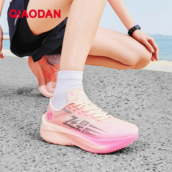 Qiaodan Feiying PB 4.0 รองเท้าวิ่งผู้ชาย Professional Marathon Full Palm Carbon Plate BM23240299 — รองเท้ากีฬา แบรนด์ Qiaodan ของแท้ 100% เช็คราคาจาก Shopee Lazada thumbnail 6