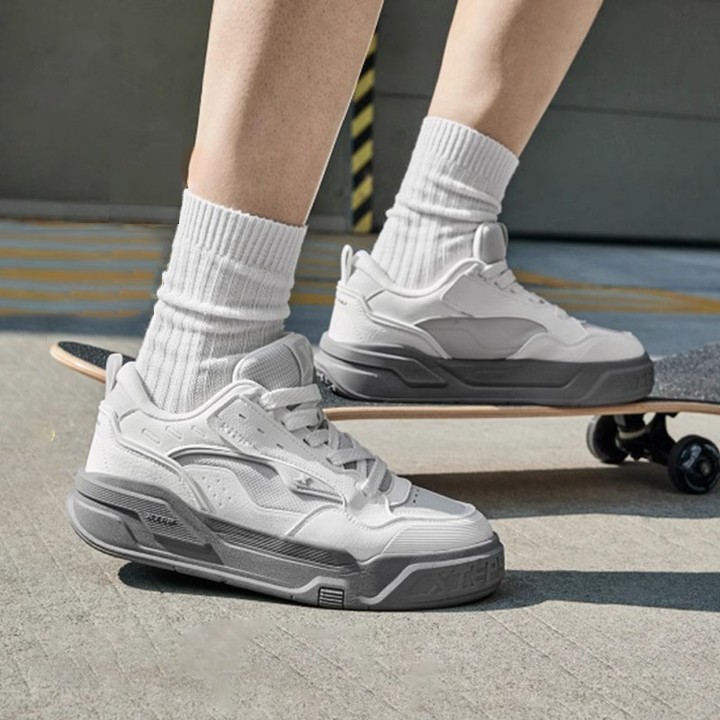 【xtep】 Bread Shoe | 2025 รองเท้าผ้าใบลําลองพื้นหนาระบายอากาศในฤดูร้อน — รองเท้ากีฬา แบรนด์ Xtep ของแท้ 100% เช็คราคาจาก Shopee Lazada - รูปที่ 1