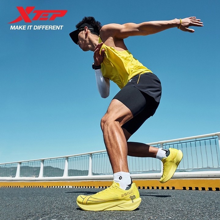 XTEP 260X 2.0 รองเท้าวิ่งฝึกซ้อมสำหรับแข่งขันมาราธอนระดับมืออาชีพที่มีแผ่นคาร์บอน — รองเท้ากีฬา แบรนด์ Xtep ของแท้ 100% เช็คราคาจาก Shopee Lazada thumbnail 4