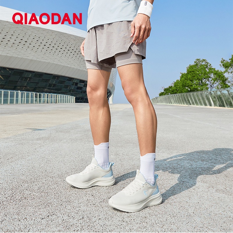 Qiaodan Comfort Run รองเท้าผู้ชาย นุ่ม เบา ใส่สบาย สำหรับเดินและใช้งานประจำวัน Wide FitQXB023252221R — รองเท้ากีฬา แบรนด์ Qiaodan ของแท้ 100% เช็คราคาจาก Shopee Lazada thumbnail 8