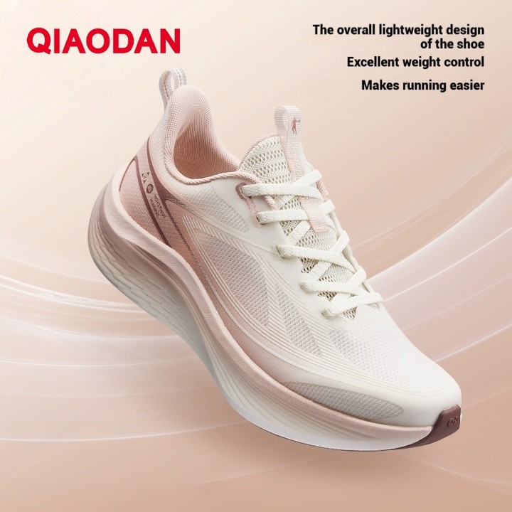 Qiaodan Light 5.0 รองเท้าวิ่งผู้หญิง Breathable น้ําหนักเบาตาข่าย Shock Absorbing Soft QXB022253204 — รองเท้ากีฬา แบรนด์ Qiaodan ของแท้ 100% เช็คราคาจาก Shopee Lazada thumbnail 4