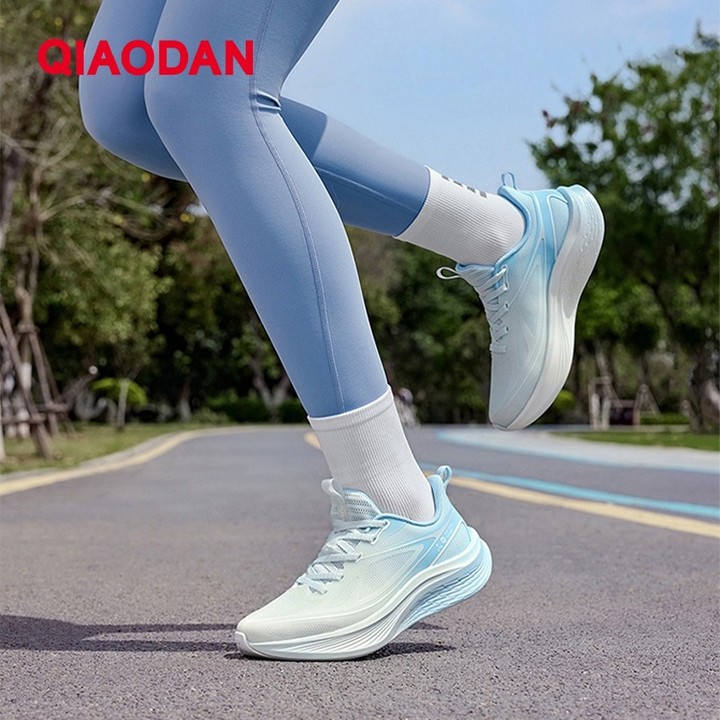 Qiaodan Light 5.0 รองเท้าวิ่งผู้หญิง Breathable น้ําหนักเบาตาข่าย Shock Absorbing Soft QXB022253204 — รองเท้ากีฬา แบรนด์ Qiaodan ของแท้ 100% เช็คราคาจาก Shopee Lazada thumbnail 7