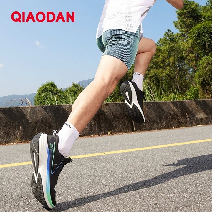 Qiaodan Speed 3.0 LITE รองเท้าวิ่งผู้ชายตาข่ายระบายอากาศดูดซับแรงกระแทกสบาย QXB023251203 — รองเท้ากีฬา แบรนด์ Qiaodan ของแท้ 100% เช็คราคาจาก Shopee Lazada thumbnail 7