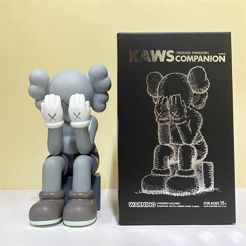 28 ซม. KAWS Passing Through Companion ของขวัญวันเกิดรูป Pvc