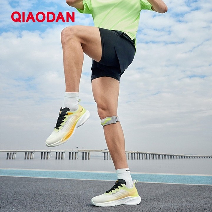 รองเท้าวิ่ง Qiaodan Light 2.0 สำหรับผู้ชาย น้ำหนักเบา ระบายอากาศได้ดี XM25220209 — รองเท้ากีฬา แบรนด์ Qiaodan ของแท้ 100% เช็คราคาจาก Shopee Lazada thumbnail 7