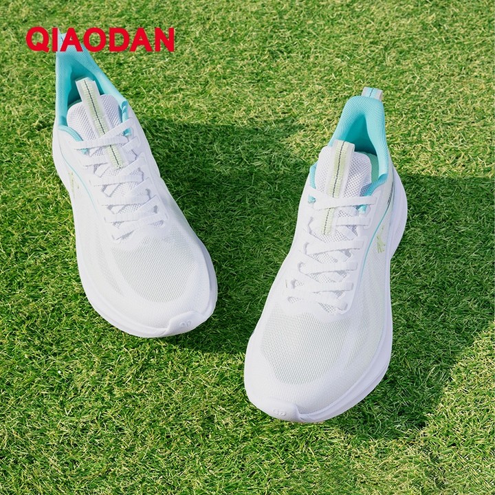 Qiaodan QF 3.0 รองเท้าวิ่งผู้ชายตาข่ายระบายอากาศน้ําหนักเบา Shock-Absorbing Soft-Soled QXB023252214 — รองเท้ากีฬา แบรนด์ Qiaodan ของแท้ 100% เช็คราคาจาก Shopee Lazada thumbnail 2