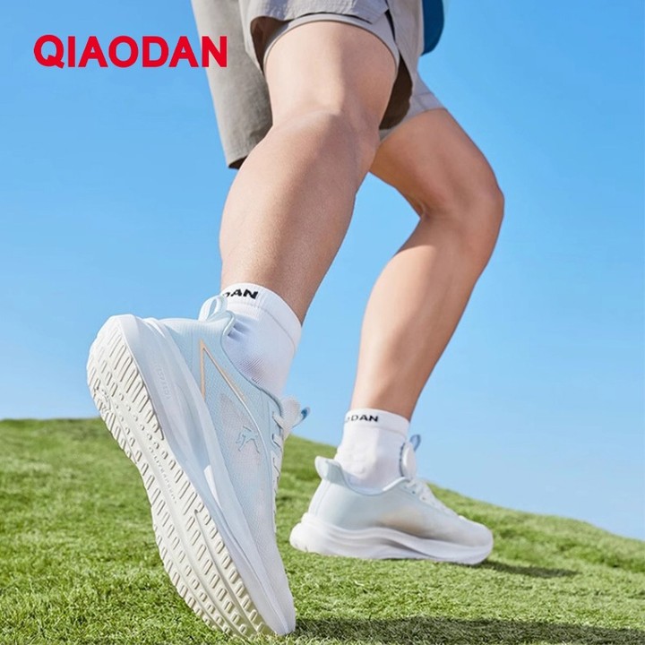 Qiaodan QF 3.0 รองเท้าวิ่งผู้ชายตาข่ายระบายอากาศน้ําหนักเบา Shock-Absorbing Soft-Soled QXB023252214 — รองเท้ากีฬา แบรนด์ Qiaodan ของแท้ 100% เช็คราคาจาก Shopee Lazada thumbnail 8