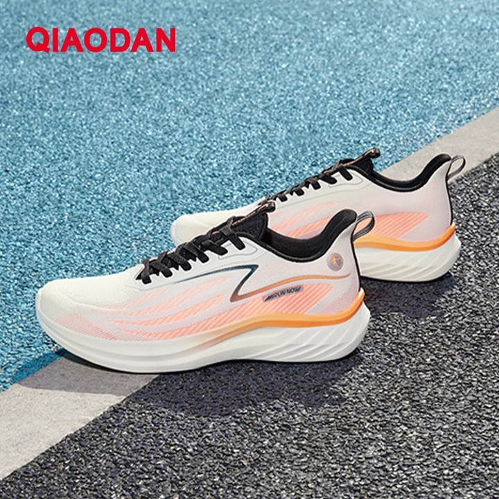 รองเท้าวิ่ง Qiaodan HY 3 สำหรับผู้ชาย ดีไซน์ระบายอากาศได้ น้ำหนักเบาทึ้ม และสวมใส่ง่าย — รองเท้ากีฬา แบรนด์ Qiaodan ของแท้ 100% เช็คราคาจาก Shopee Lazada thumbnail 4
