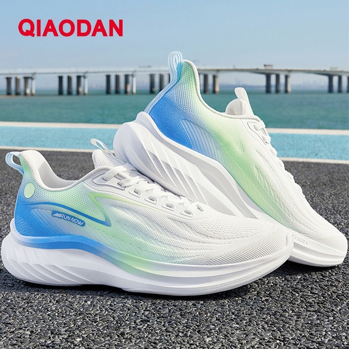 รองเท้าวิ่ง Qiaodan HY 3 สำหรับผู้ชาย ดีไซน์ระบายอากาศได้ น้ำหนักเบาทึ้ม และสวมใส่ง่าย — รองเท้ากีฬา แบรนด์ Qiaodan ของแท้ 100% เช็คราคาจาก Shopee Lazada thumbnail 3