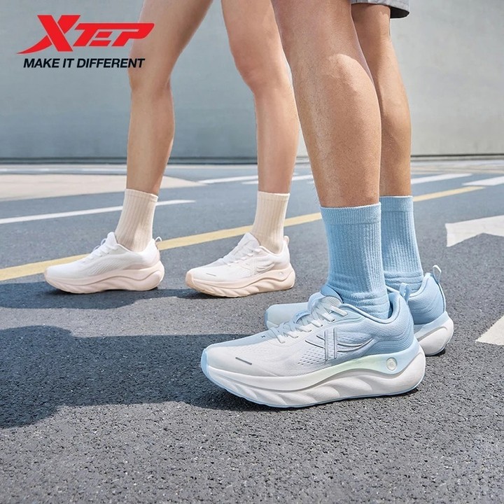XTEP Yunyi 3 รองเท้าวิ่งผู้ชาย สำหรับผู้หญิง รุ่นฤดูร้อน ผ้าแมสชีนระบายอากาศ เหมาะสำหรับการวิ่งกลางแจ้ง น้ำหนักเบา กันกระแทก — รองเท้ากีฬา แบรนด์ Xtep ของแท้ 100% เช็คราคาจาก Shopee Lazada thumbnail 5