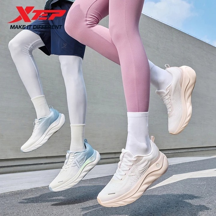 XTEP Yunyi 3 รองเท้าวิ่งผู้ชาย สำหรับผู้หญิง รุ่นฤดูร้อน ผ้าแมสชีนระบายอากาศ เหมาะสำหรับการวิ่งกลางแจ้ง น้ำหนักเบา กันกระแทก — รองเท้ากีฬา แบรนด์ Xtep ของแท้ 100% เช็คราคาจาก Shopee Lazada thumbnail 4