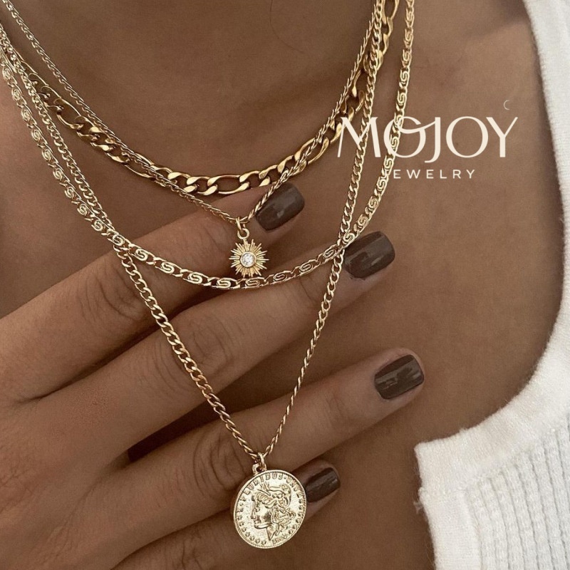 MOJOY สร้อยคอมากมายชั้นแบบ Queen Collarbone จากทองเหลืองเคลือบ 18K Gold ...
