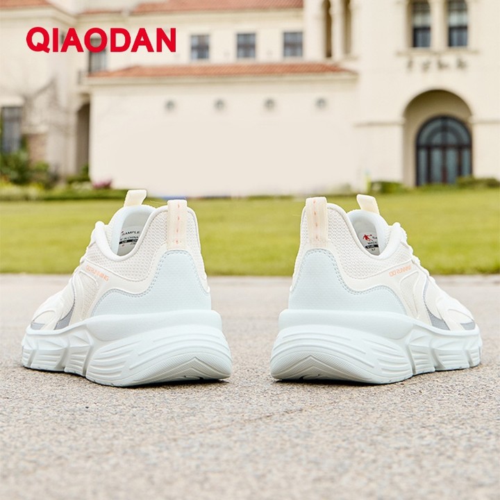 รองเท้าวิ่ง Qiaodan สำหรับผู้หญิง น้ำหนักเบาที่มีระบบดูดซับแรงกระแทกและระบายอากาศได้ดี XM36240247 — รองเท้ากีฬา แบรนด์ Qiaodan ของแท้ 100% เช็คราคาจาก Shopee Lazada thumbnail 5