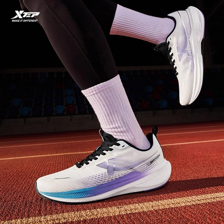 XTEP KunPeng FW  รองเท้าวิ่งสำหรับผู้ชายรุ่นใหม่ น้ำหนักเบา กันน้ำ สำหรับฤดูหนาว — รองเท้ากีฬา แบรนด์ Xtep ของแท้ 100% เช็คราคาจาก Shopee Lazada thumbnail 4