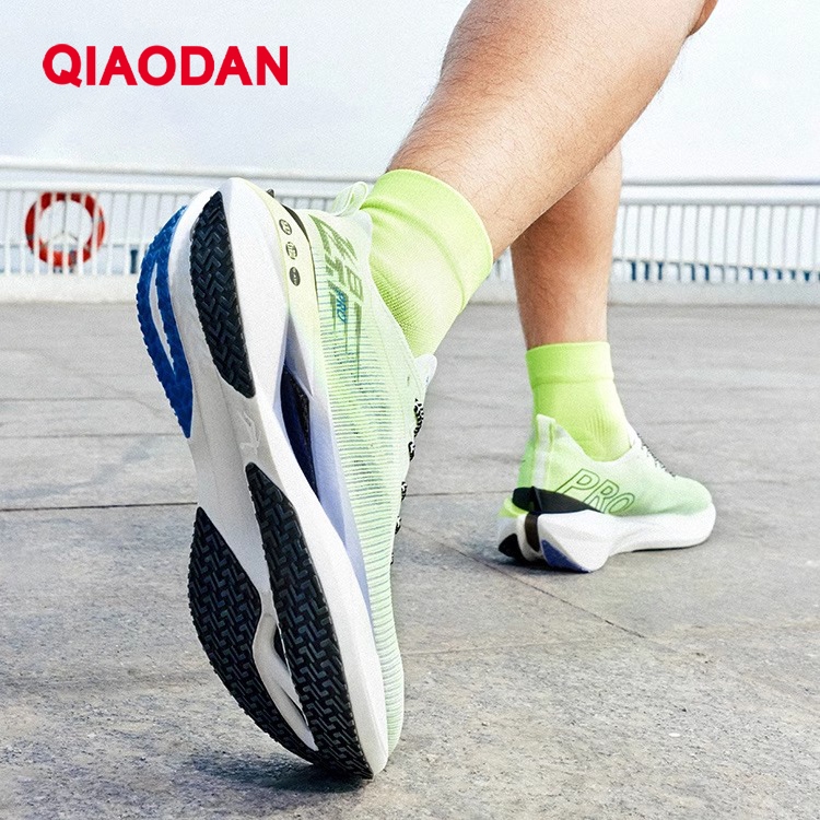 Qiaodan Feiying Pro รองเท้าวิ่งผู้ชาย Marathon แผ่นคาร์บอนยาวเต็มรูปแบบ Racing Training BM23240288เอฟ — รองเท้ากีฬา แบรนด์ Qiaodan ของแท้ 100% เช็คราคาจาก Shopee Lazada thumbnail 2