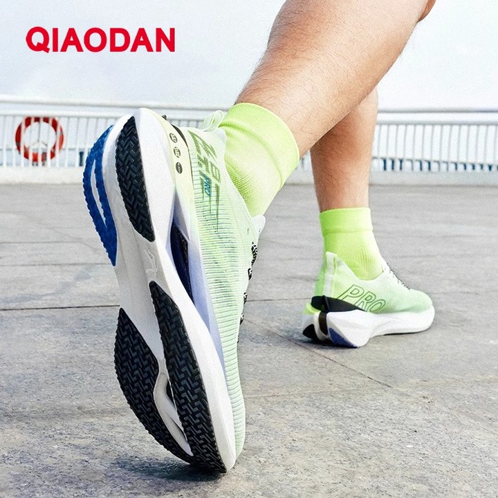 Qiaodan Feiying Pro รองเท้าวิ่งผู้ชาย Marathon แผ่นคาร์บอนยาวเต็มรูปแบบ Racing Training BM23240288เอฟ — รองเท้ากีฬา แบรนด์ Qiaodan ของแท้ 100% เช็คราคาจาก Shopee Lazada thumbnail 2